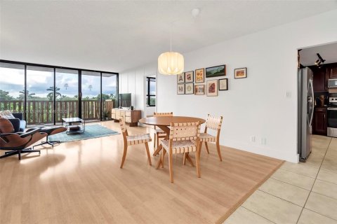 Condominio en alquiler en Miami, Florida, 2 dormitorios, 113.25 m2 № 1932453 - foto 2