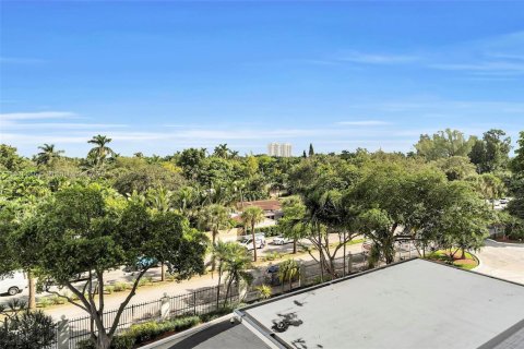 Condominio en alquiler en Miami, Florida, 2 dormitorios, 113.25 m2 № 1932453 - foto 18