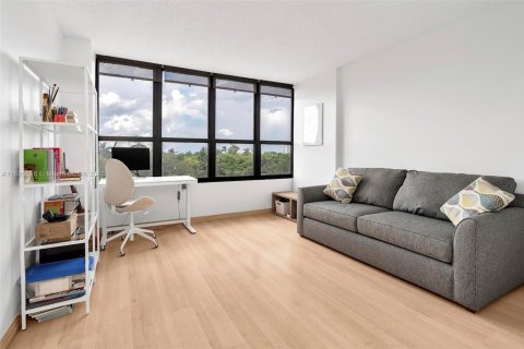 Condominio en alquiler en Miami, Florida, 2 dormitorios, 113.25 m2 № 1932453 - foto 14