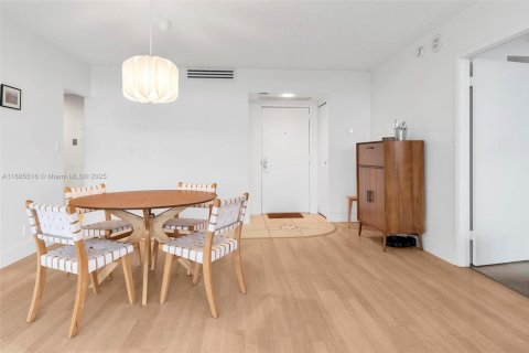 Condominio en alquiler en Miami, Florida, 2 dormitorios, 113.25 m2 № 1932453 - foto 7