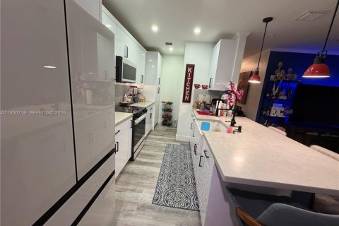 Купить виллу или дом в Майами, Флорида 3 спальни, 108.32м2, № 2007165 - фото 10