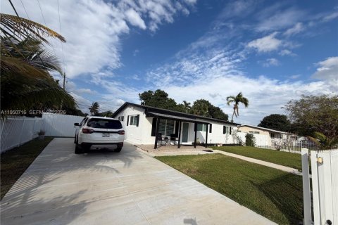 Купить виллу или дом в Майами, Флорида 3 спальни, 108.32м2, № 2007165 - фото 4