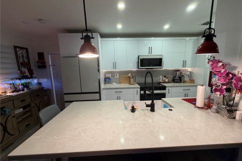 Купить виллу или дом в Майами, Флорида 3 спальни, 108.32м2, № 2007165 - фото 12