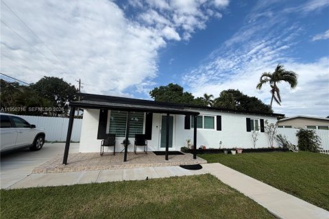 Дом в Майами, Флорида 3 спальни, 108.32м2 № 2007165