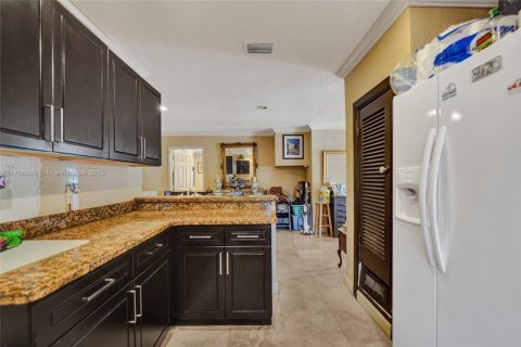 House in Hollywood, Florida 4 bedrooms, 159.79 sq.m. № 1763224 - photo 17