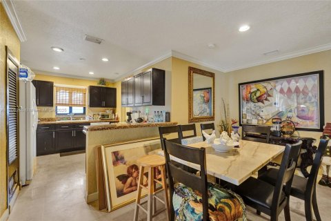 House in Hollywood, Florida 4 bedrooms, 159.79 sq.m. № 1763224 - photo 28