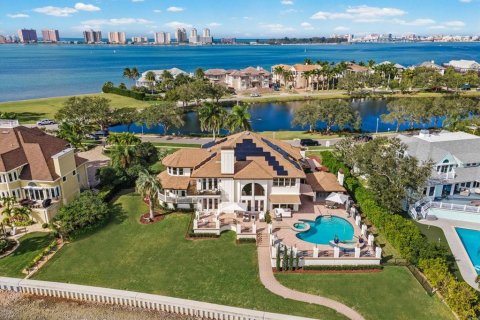 Casa en venta en Belleair, Florida, 5 dormitorios, 599.5 m2 № 2091993 - foto 2