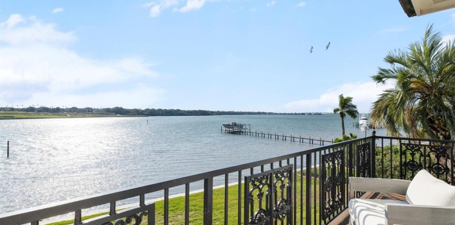 Casa en Belleair, Florida 5 dormitorios, 599.5 m2 № 2091993