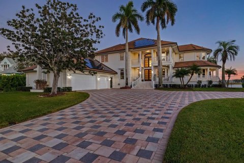 Casa en venta en Belleair, Florida, 5 dormitorios, 599.5 m2 № 2091993 - foto 4