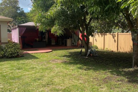 House in Pompano Beach, Florida 3 bedrooms, 122.63 sq.m. № 1073824 - photo 1