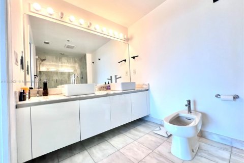Copropriété à louer à Miami, Floride: 2 chambres, 107.58 m2 № 1818775 - photo 7