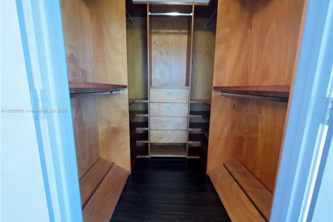 Copropriété à louer à Miami, Floride: 2 chambres, 107.58 m2 № 1818775 - photo 9