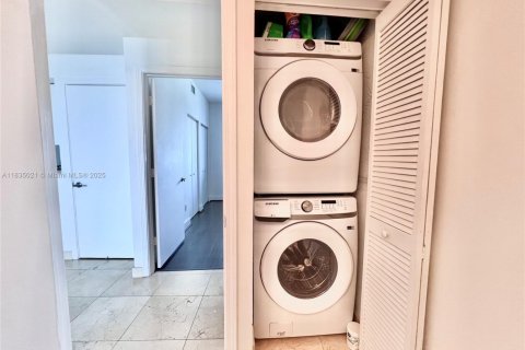 Copropriété à louer à Miami, Floride: 2 chambres, 107.58 m2 № 1818775 - photo 18