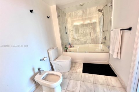 Copropriété à louer à Miami, Floride: 2 chambres, 107.58 m2 № 1818775 - photo 8