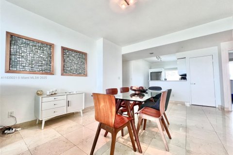 Copropriété à louer à Miami, Floride: 2 chambres, 107.58 m2 № 1818775 - photo 12