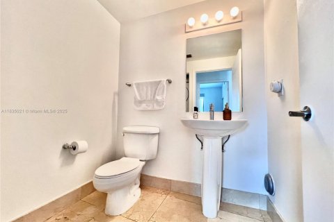 Copropriété à louer à Miami, Floride: 2 chambres, 107.58 m2 № 1818775 - photo 20