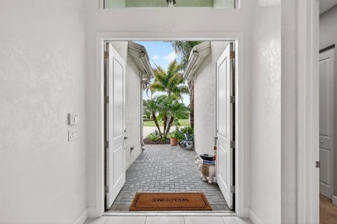 Villa ou maison à vendre à Port St. Lucie, Floride: 3 chambres, 255.76 m2 № 2084566 - photo 4