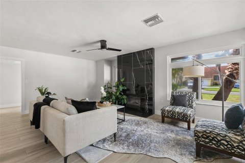 Купить виллу или дом в Бельэр-Бич, Флорида 10 комнат, 218.69м2, № 1810997 - фото 8