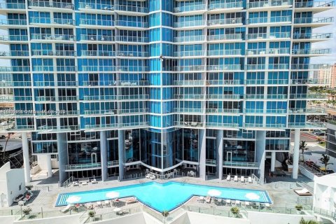 Copropriété à louer à Sunny Isles Beach, Floride: 3 chambres, 179.02 m2 № 1946503 - photo 24