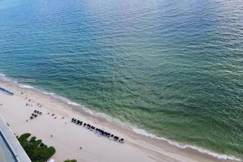 Copropriété à louer à Sunny Isles Beach, Floride: 3 chambres, 179.02 m2 № 1946503 - photo 12