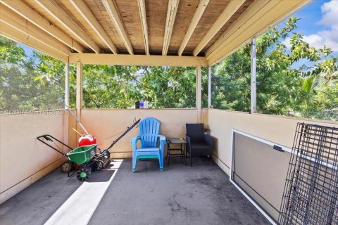House in North Lauderdale, Florida 3 bedrooms, 95.88 sq.m. № 1797725 - photo 16