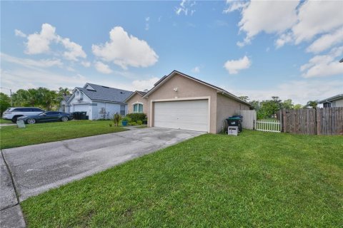 House in Orlando, Florida 3 bedrooms, 134.34 sq.m. № 2230199