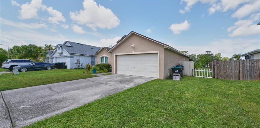 House in Orlando, Florida 3 bedrooms, 134.34 sq.m. № 2230199