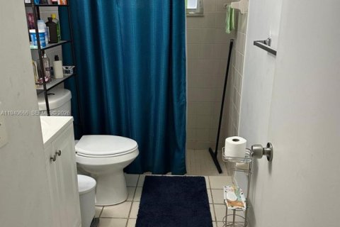 Villa ou maison à vendre à Miami Gardens, Floride: 2 chambres, 97.55 m2 № 1997752 - photo 18