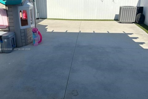 Villa ou maison à vendre à Miami Gardens, Floride: 2 chambres, 97.55 m2 № 1997752 - photo 29