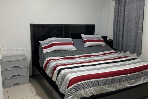 Villa ou maison à vendre à Miami Gardens, Floride: 2 chambres, 97.55 m2 № 1997752 - photo 13