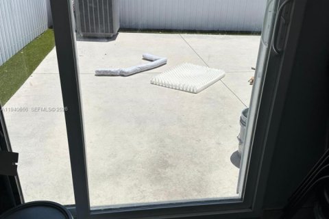Villa ou maison à vendre à Miami Gardens, Floride: 2 chambres, 97.55 m2 № 1997752 - photo 26