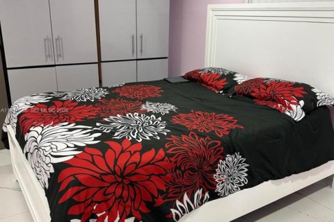 Villa ou maison à vendre à Miami Gardens, Floride: 2 chambres, 97.55 m2 № 1997752 - photo 16