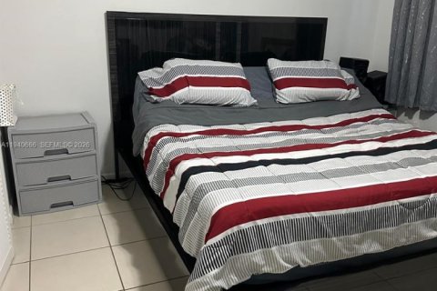 Villa ou maison à vendre à Miami Gardens, Floride: 2 chambres, 97.55 m2 № 1997752 - photo 12