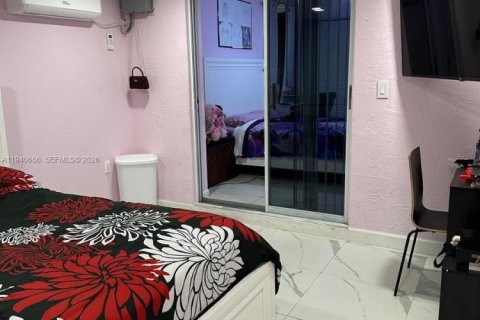 Villa ou maison à vendre à Miami Gardens, Floride: 2 chambres, 97.55 m2 № 1997752 - photo 15