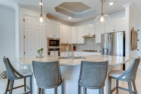 House in LAKEWOOD NATIONAL in Lakewood Ranch, Florida 4 bedrooms, 208.66 sq.m. № 727382 - photo 7