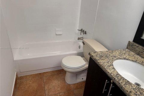 Condo in Miami, Florida, 2 bedrooms  № 1699903 - photo 7