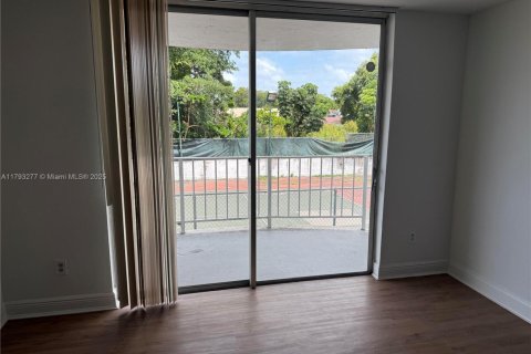 Condo in Miami, Florida, 2 bedrooms  № 1699903 - photo 22