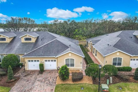 House in Winter Haven, Florida 2 bedrooms, 142.7 sq.m. № 1522634 - photo 1