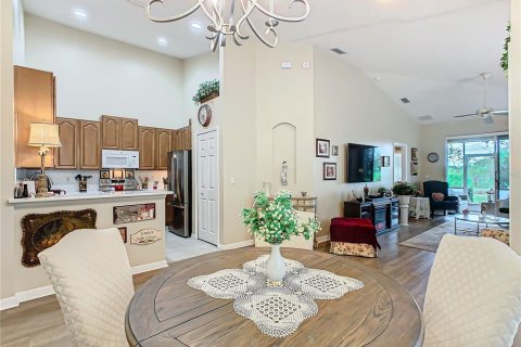 House in Winter Haven, Florida 2 bedrooms, 142.7 sq.m. № 1522634 - photo 14