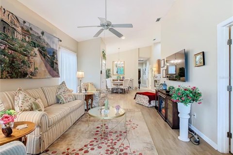 House in Winter Haven, Florida 2 bedrooms, 142.7 sq.m. № 1522634 - photo 11