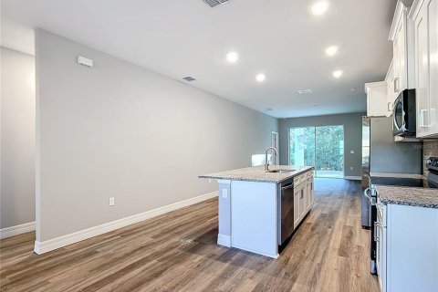 House in Lehigh Acres, Florida 4 bedrooms, 137.96 sq.m. № 1767732 - photo 7