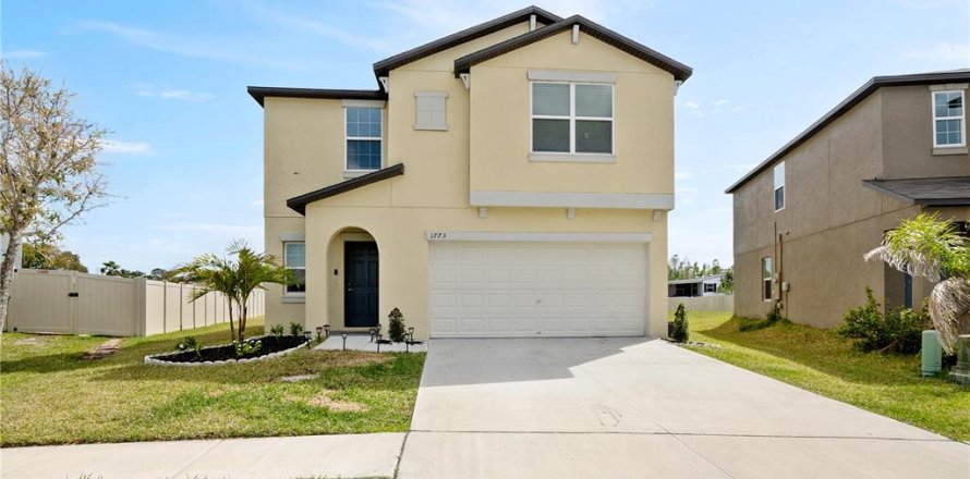 House in Lakeland, Florida 5 bedrooms, 205.78 sq.m. № 1538632