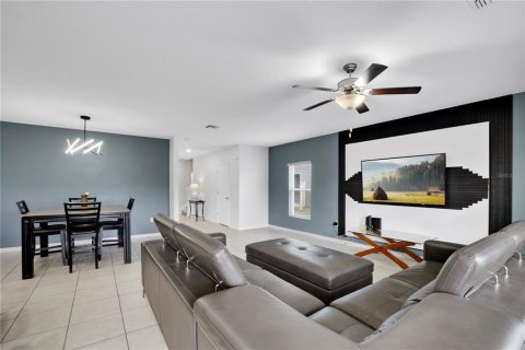 House in Lakeland, Florida 5 bedrooms, 205.78 sq.m. № 1538632 - photo 12