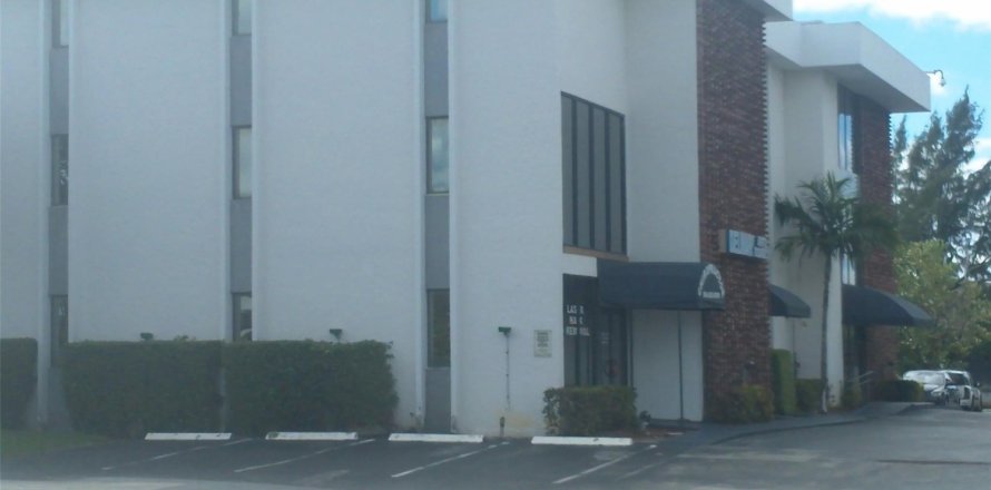 Commercial property in Fort Lauderdale, Florida № 1152144