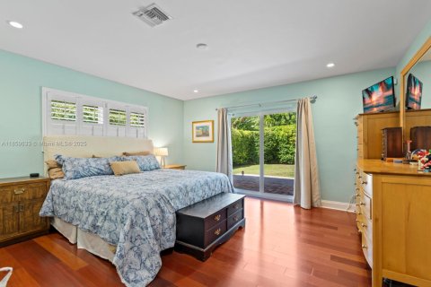 House in Pinecrest, Florida 5 bedrooms, 289.02 sq.m. № 1890554 - photo 14