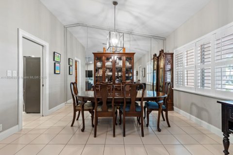 House in Pinecrest, Florida 5 bedrooms, 289.02 sq.m. № 1890554 - photo 5