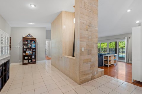 House in Pinecrest, Florida 5 bedrooms, 289.02 sq.m. № 1890554 - photo 3