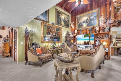 Casa en venta en Homestead, Florida, 6 dormitorios, 327.67 m2 № 2027373 - foto 15