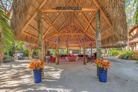 Casa en venta en Homestead, Florida, 6 dormitorios, 327.67 m2 № 2027373 - foto 18