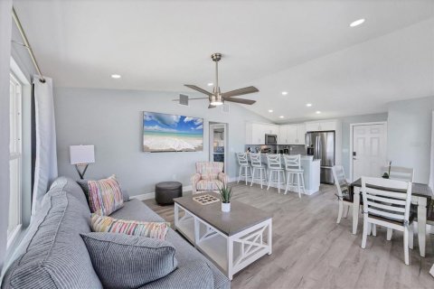Immobilier commercial à vendre à Englewood, Floride: 4 chambres, 154.59 m2 № 1846414 - photo 24